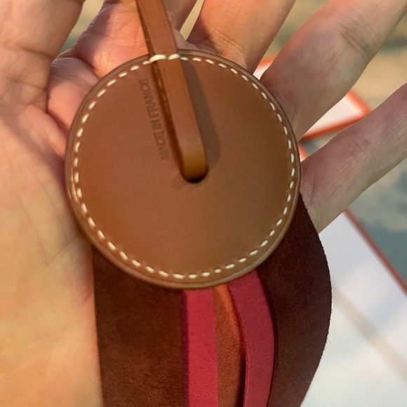 HERMES Hunter Cowhide Milo Lambskin Paddock
Flot Bag Charm Rose Jaipur - Picture 10 of 11